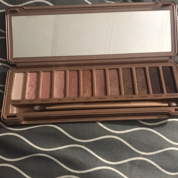 Authentic Naked 3 Palette - Picture 2 of 5